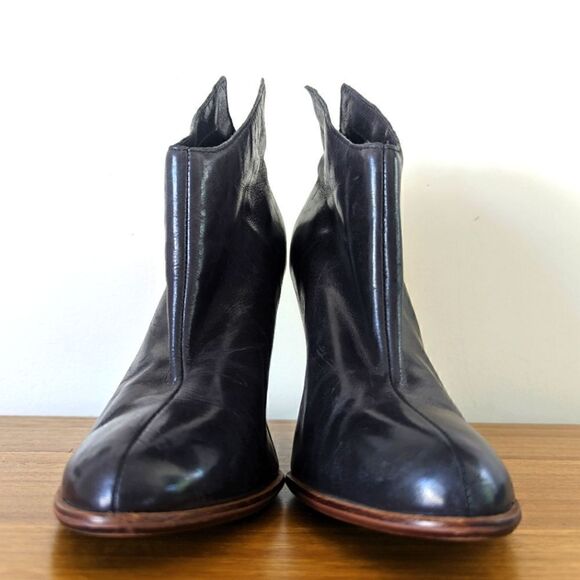 Donald J. Pliner Western Whimsigoth Witchy Dark Academia Preppy Booties 8 ½ - Picture 13 of 13